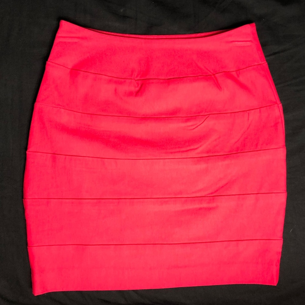 Pink pencil skirt in size S